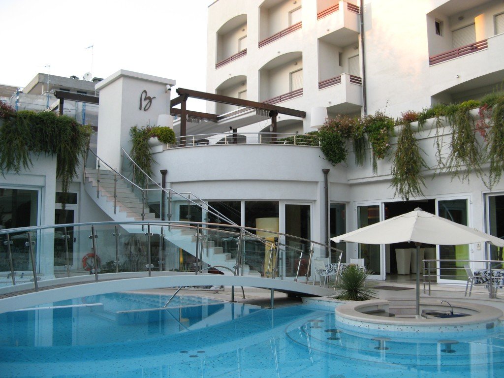 hotel belvedere riccione italya