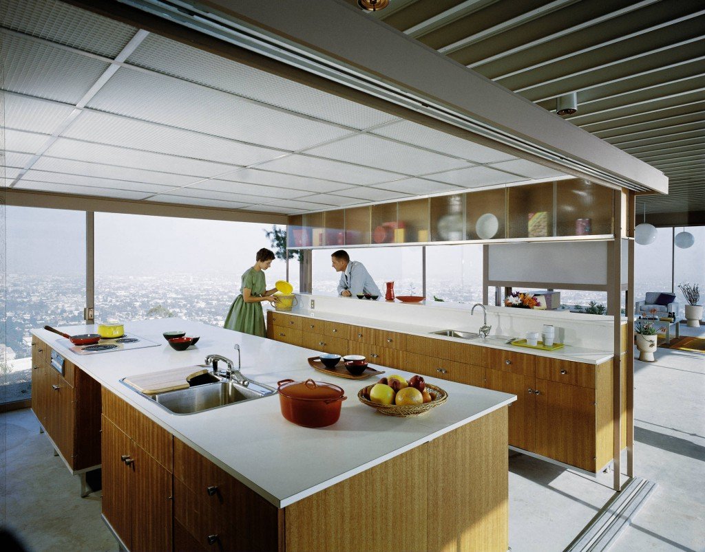 Case Study House #22 (1959-60). Pierre Koenig Stahl House, West Hollywood, California. Photograph by Julius Shulman. (© Julius Shulman)