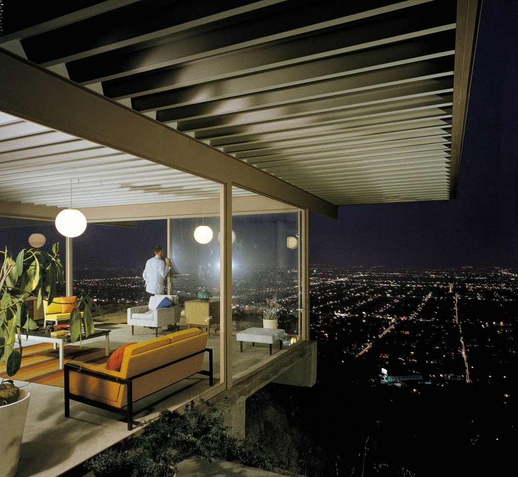 Case Study House #22 (1959-60). Pierre Koenig Stahl House, West Hollywood, California. Photograph by Julius Shulman. (© Julius Shulman) 1