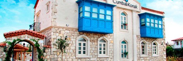 Yeşil ile Mavinin Buluştuğu Huzurlu Bir Tatil İçin; Cumbalı Konak