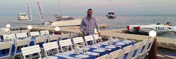 Niko’s by Theo ile Kendinizi Yaz Sezonu Sona Ermeden Yunan Adalarında Hissedeceksiniz