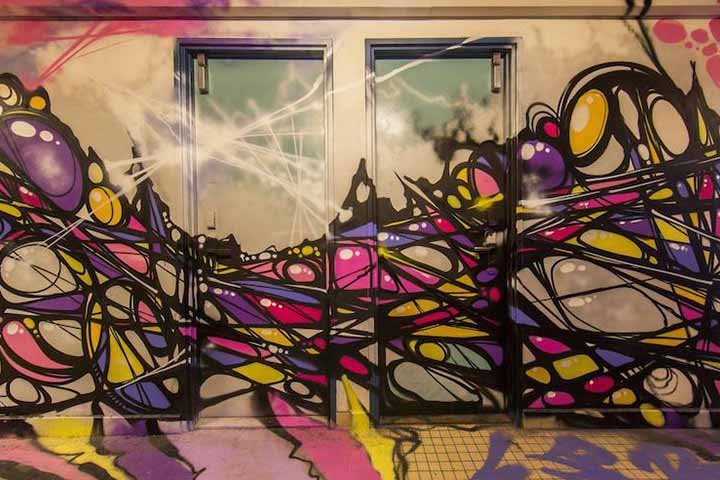 BİR YURT DUVARI VE 100 GRAFFİTİ SANATÇISI!