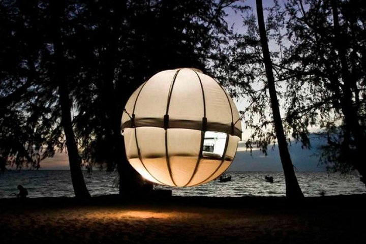 HAVADA KALAN ÇADIR: COCOON TREES