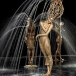Springbrunnen mit dem Titel Primavera III von Malgorzata Chodakowska