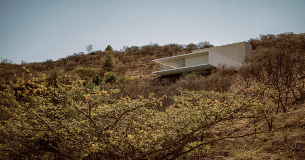 Morelia’nın Yamaçlarındaki Sessiz Heybet: Shi House