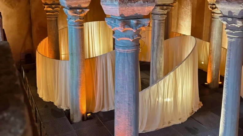 Kolektif “Yol” Sergisi Gülhane Sarnıcı’nda Kapılarını Açtı